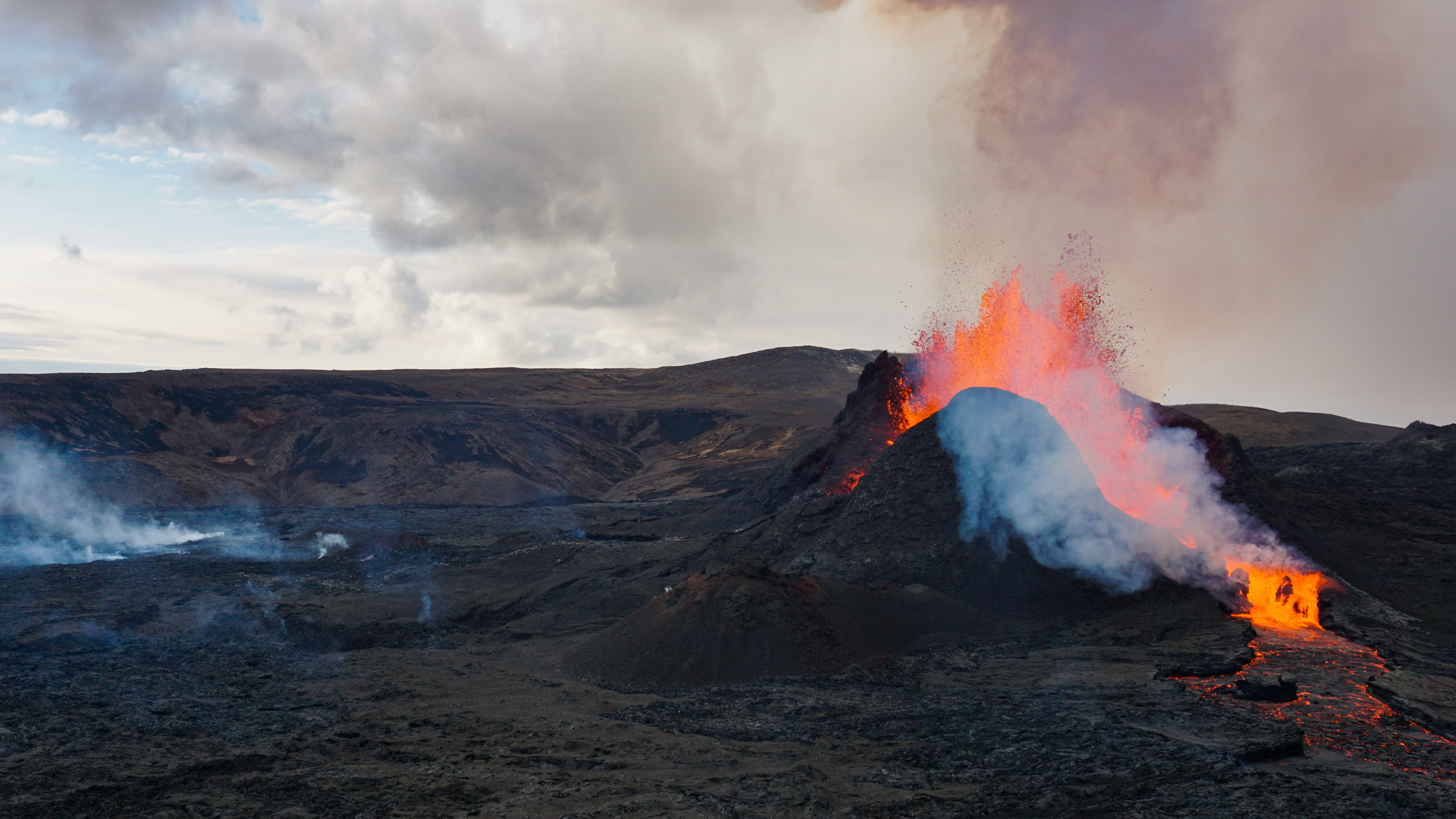 Volcanic eruption in mt Fagradalsfjall southwest Iceland the eruption began in march 2021